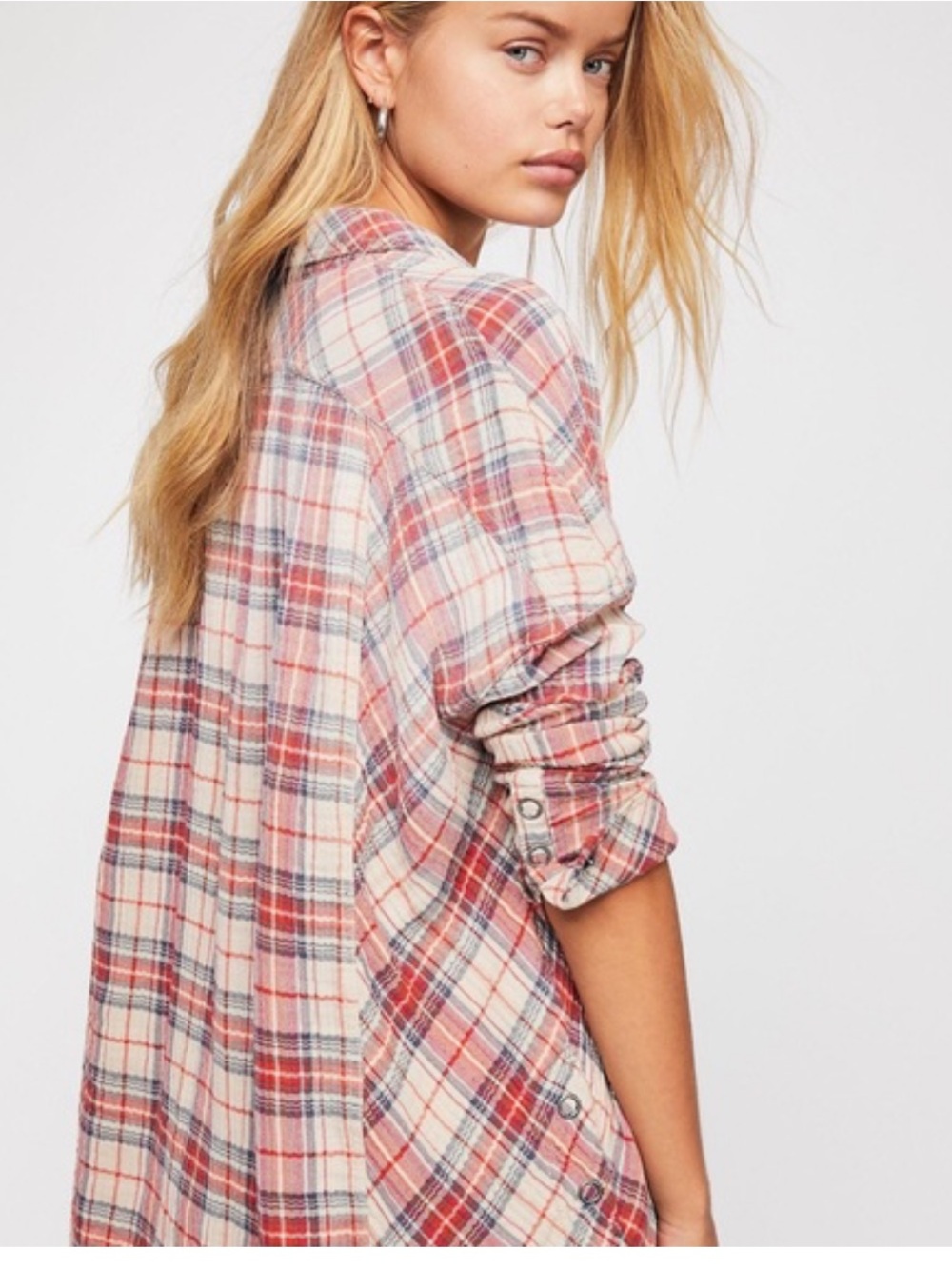 FREE PEOPLE Juniper Ridge Raw Hem
Gauzy Plaid Oversized Button Down Shirt small